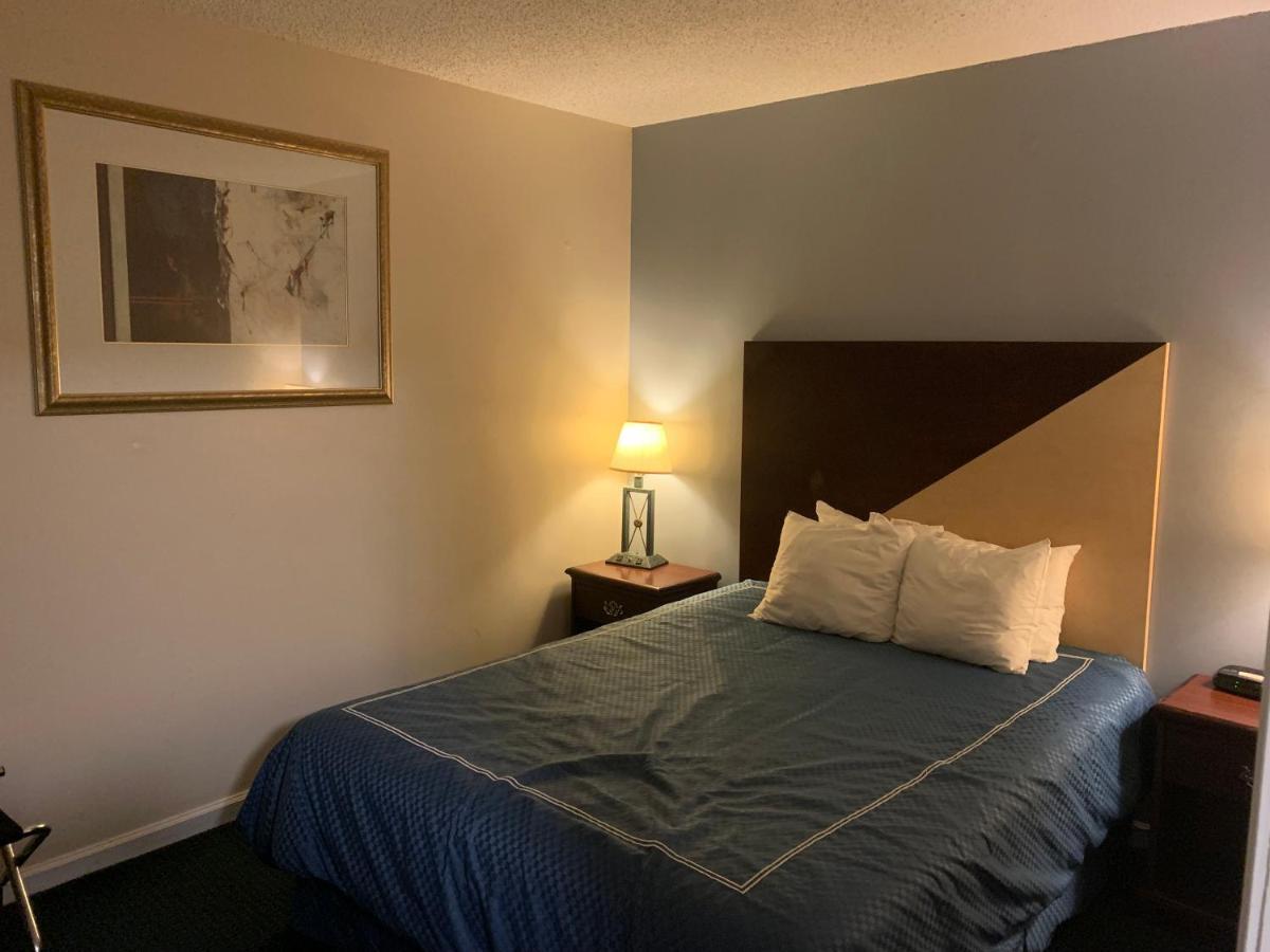 Merrimac Inn & Suites Γουίλιαμσμπεργκ Εξωτερικό φωτογραφία